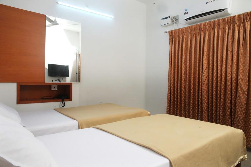 Surag Residency Hotel Tiruchirappalli Exterior photo